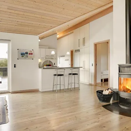 Lirim - 50m From The Sea By Interhome