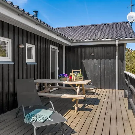 Lirim - 50m From The Sea By Interhome