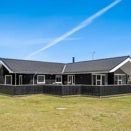 Lirim - 50m From The Sea By Interhome Feriehus *